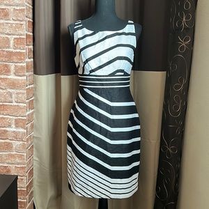 Taylor Black/white Dress